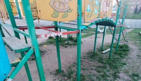 Травма ребенка на детской площадке в Новосибирске