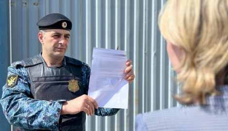 Сибирячку арестовали за неуплату алиментов