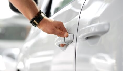 Новосибирец сохранил автомобиль, погасив долг в 256 тысяч рублей