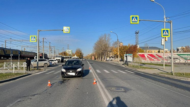 В центре Новосибирска произошел наезд на пешеходов: женщина и ребёнок в больнице