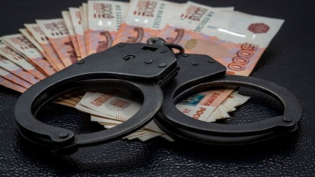 Условный срок за дерзкую кражу: Экс-директор магазина в Бердске осужден за хищение 82 тысяч рублей