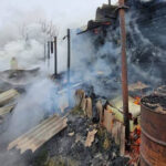 ЧП в Новосибирской области: хозяйка домовладения госпитализирована после масштабного пожара, спровоцированного хлопком газа